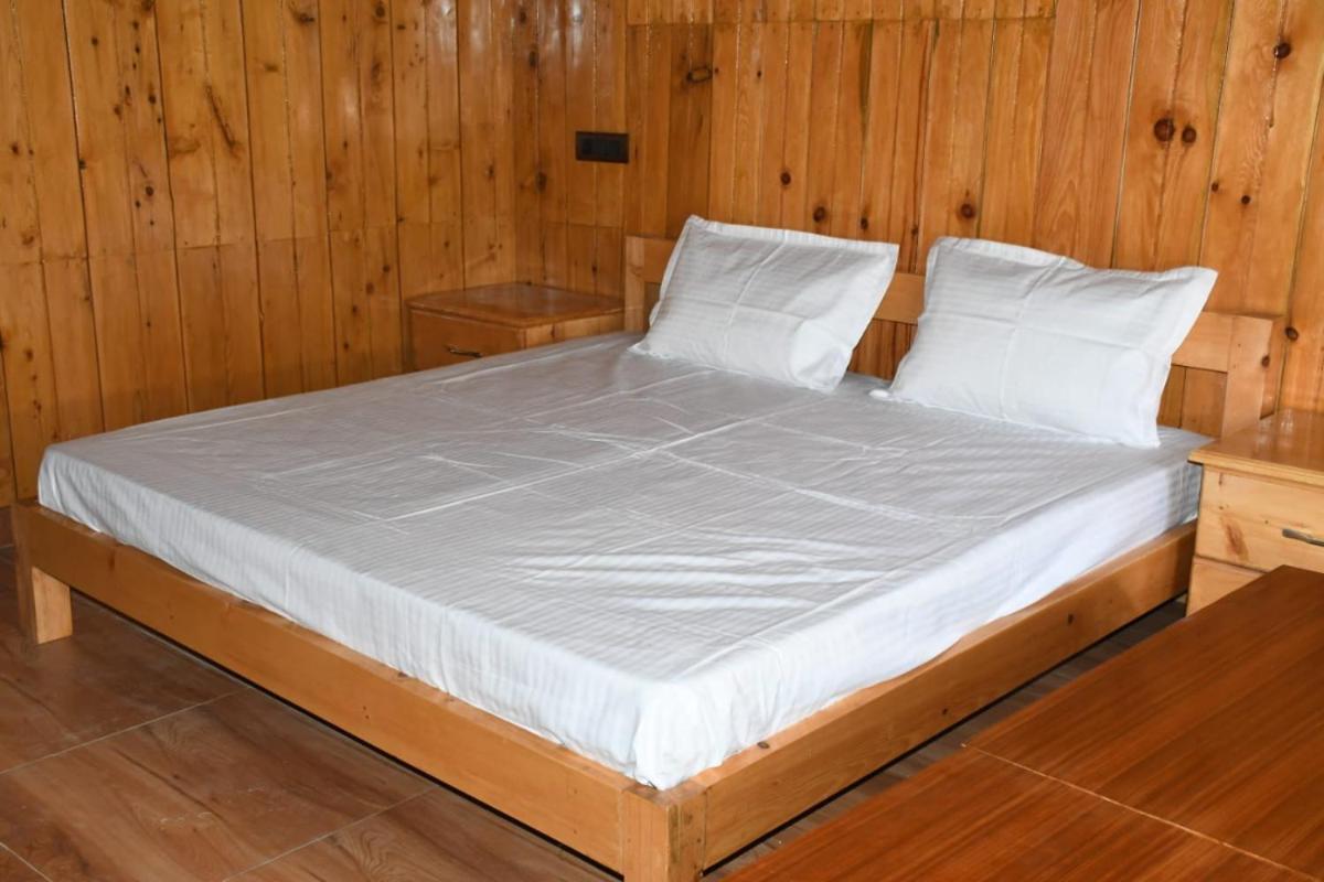 Hotel Royal Hillcrest Harsil Bagian luar foto
